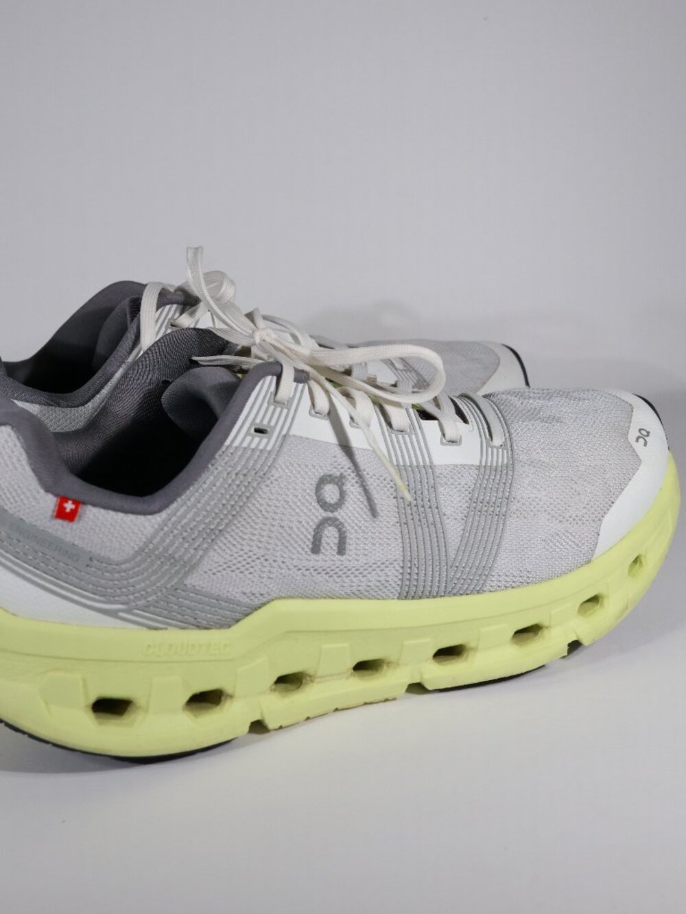 Men's Size 9 On Cloudgo Running Shoes Frost/Hay 55.98234 Pre Owned - Picture 6 of 11